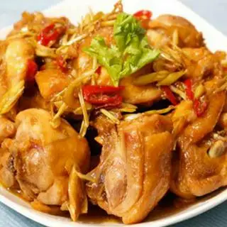 Cơm Gà Kho Sả Ớt - 44.000 ₫ tại Cơm Trưa Bình Dân - Điện Biên Phủ