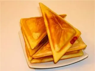 Hotdog phô mai tan chảy - 17.000 ₫ tại Bao - Hotdog & Trà Trái Cây - Đường 3/2