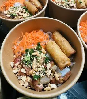 Bún thịt nướng chả giò - 42.750 ₫ tại Gấu Nhím Măm Măm - Bún Thịt Nướng, Cơm Tấm & Bún Nước Tương - Quang Trung