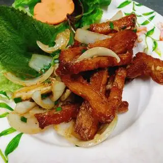 Gà chay chiên nước mắm( Stir fried Veg Chicken w Veg. fish sauce)  - 75.000 ₫ tại Quán Chay Ngọc Thọ - Phạm Ngũ Lão