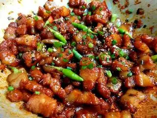 Cơm thịt kho tiêu - 59.000 ₫ tại Cô Thủy - Cơm Nhà Nấu & Cơm Văn Phòng - Cách Mạng Tháng 8