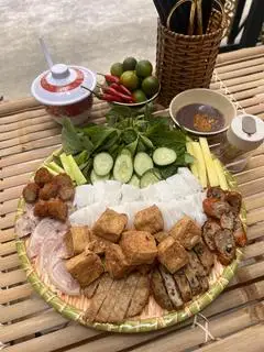 Set thập cẩm ( 1 người dùng) - 115.000 ₫ tại Bún Đậu Mắm Tôm Cô Tin - Tôn Thất Thuyết