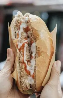 Hình ảnh Bánh Mỳ Gà Nem 