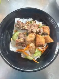 Bánh hỏi thịt nướng - nem nướng - chả giò - 60.000 ₫ tại Bún Thịt Nướng A Hào - Tôn Đản