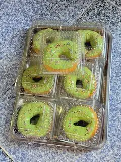 Donut matcha - 25.000 ₫ tại Tiệm Bánh Kem Bảo Linh - Nguyễn Hữu Cầu