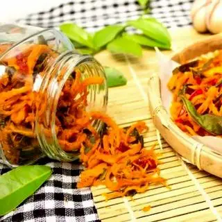 Hình ảnh Khô gà lá chanh (100g)