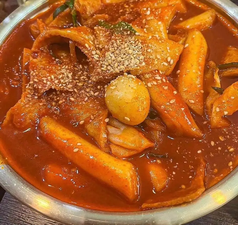 Hình ảnh Bánh Tokbokki Chả Cá
