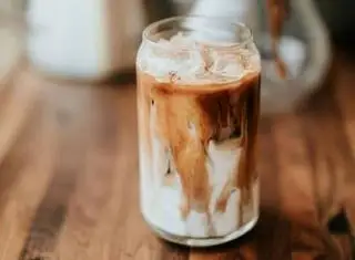 Sữa tươi cà phê - 35.000 ₫ tại Cơm Văn Phòng, Coffee & Tea - Trường Sơn