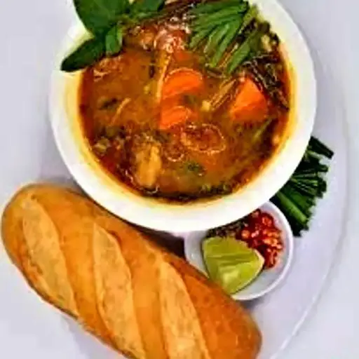 Bánh mì bò kho - 48.000 ₫ tại Bò Kho Cô 3 - Lê Đình Thám