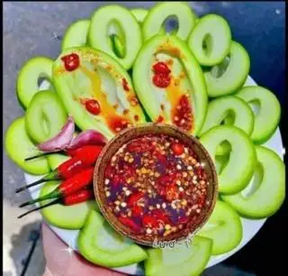 Hình ảnh Xoài non 500g kèm mắm ruốc