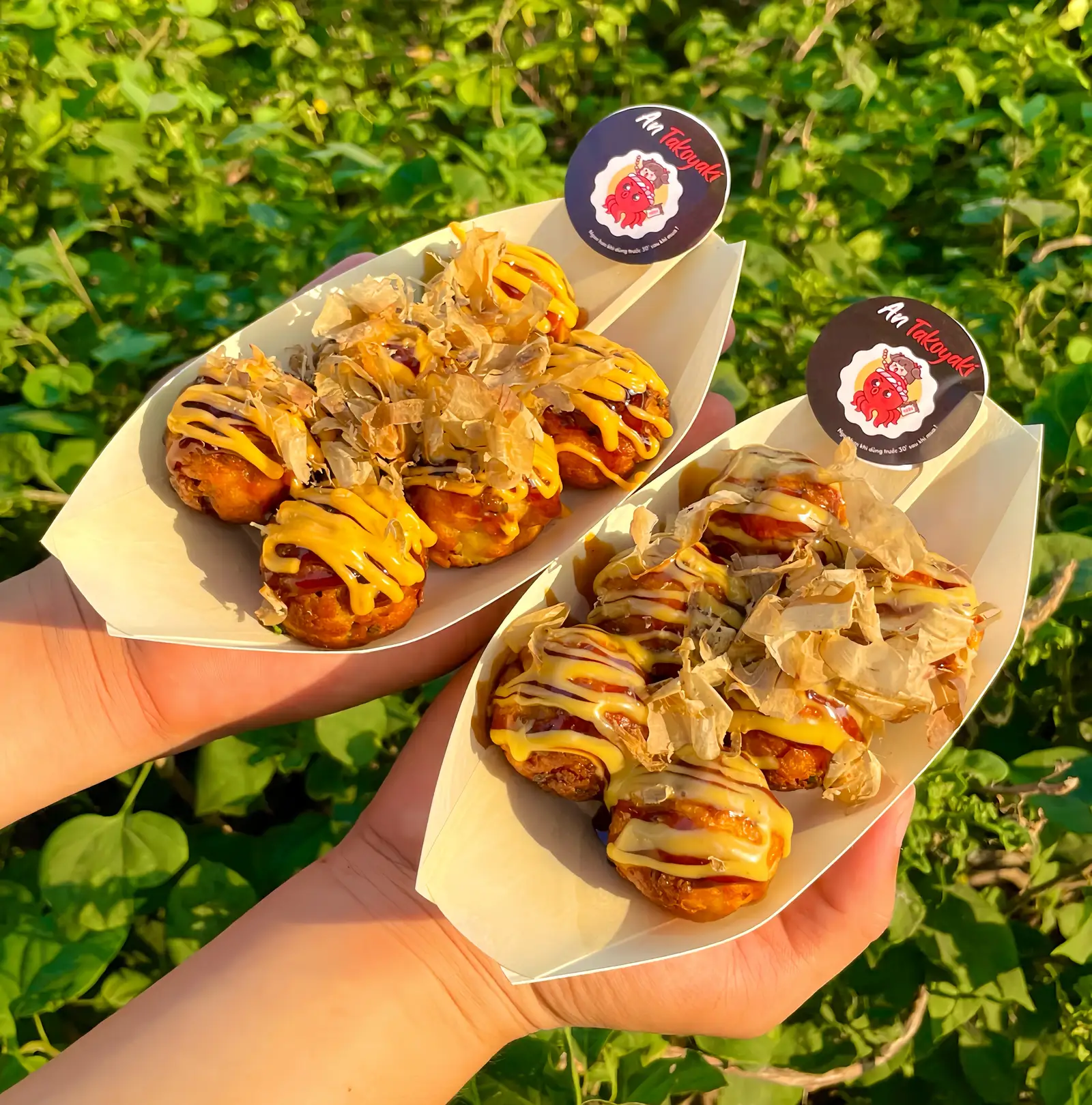 Hình ảnh 10 viên Takoyaki - vũ điệu cá bào
