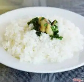 Cơm thêm - 6.000 ₫ tại Cơm Tấm & Cơm Trưa Văn Phòng - Đoàn Văn Bơ