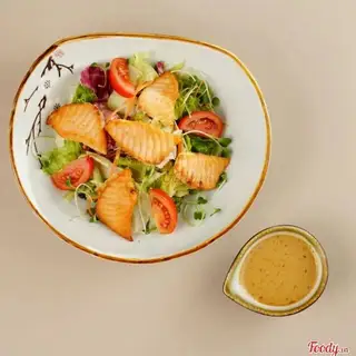 Salad cá hồi áp chảo - 178.200 ₫ tại Nhà Hàng Saiko Sushi - Hai Bà Trưng