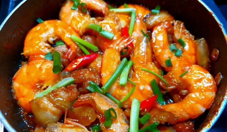 Cơm tôm rim thịt ba rọi - 55.000 ₫ tại Cơm Trưa Văn Phòng Hồng Yến - Vườn Chuối