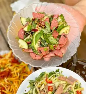 Hình ảnh Nem chua Đà Nẵng sốt mứt ớt