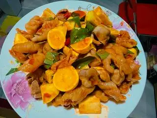 Mix 3 Món Chân Trứng Mề Gà Sốt Thái - 165.000 ₫ tại Kaka - Chân Gà & Trứng Non Sốt Thái - Lê Trọng Tấn