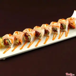 Cơm cuộn cá hồi nướng tái - 167.400 ₫ tại Nhà Hàng Saiko Sushi - Hai Bà Trưng