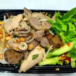 Bánh Ướt Lòng Gà - Gà Xé - 67.000 ₫ tại Anh Ba Béo - Bánh Ướt Lòng Gà - Lê Đức Thọ