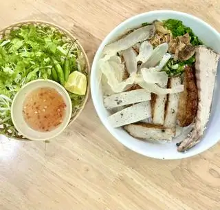 Bún cá - chả cá nha trang - sứa - 65.000 ₫ tại Bánh Canh & Bún Cá Nha Trang Cô Nga - Gò Ô Môi