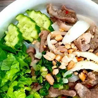 Hình ảnh Bún thịt xào chả giò