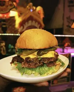 Original burger - 80.000 ₫ tại Shake The Bun Burger - Huỳnh Văn Bánh