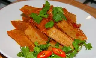 Hình ảnh Cơm chả cá sốt cà