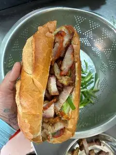 Hình ảnh Bánh Mì Heo Quay