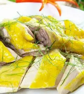 CƠM TRỘN ( RANG) GÀ HẤP LÁ CHANH MẮM TỎI - 60.000 ₫ tại Phở & Cơm 78 - Hòa Hưng