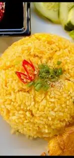 Cơm Thêm - 8.000 ₫ tại Cơm Gà Xối Mỡ Tài Phú - Phan Văn Hân