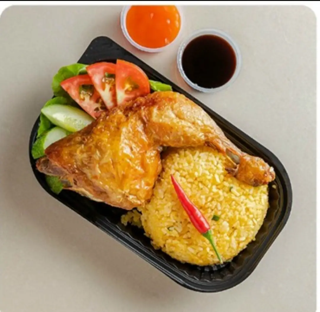 Cơm chiên gà góc tư da giòn lớn - 65.000 ₫ tại Phú Quý - Cơm Gà Da Giòn - Huỳnh Tấn Phát
