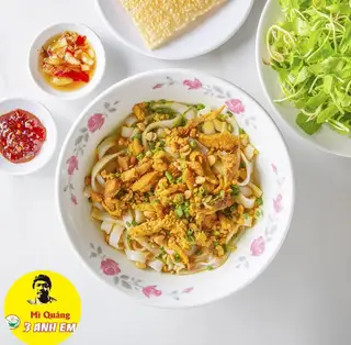 Mì Quảng sườn  - 63.000 ₫ tại Mì Quảng 3 Anh Em - Pasteur