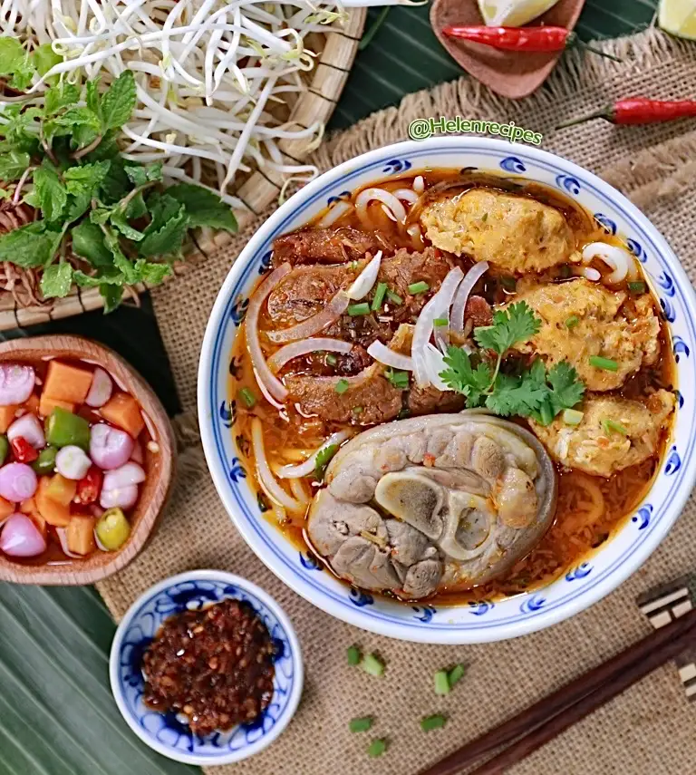 Hình ảnh Bún Bò TÁI - GÂN