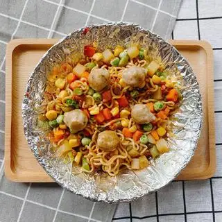 Hình ảnh Mì trộn bò viên