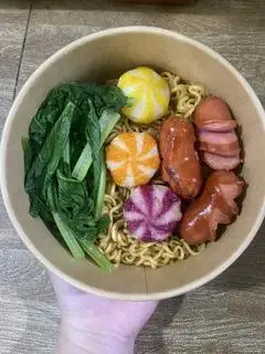 Hình ảnh Mì Trộn Bánh Bao Xúc Xích 