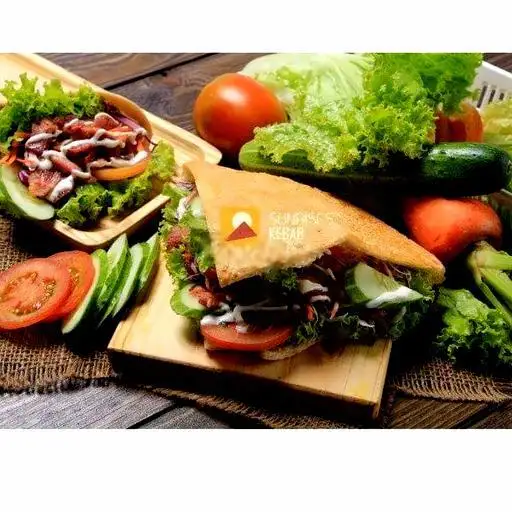 Kebab tam giác không rau (loại thường) - 32.000 ₫ tại Bánh Mì Kebab Sunrise & Thức Uống - Trường Chinh