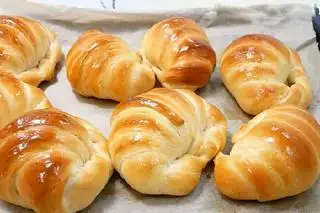 Bánh cua phô mai - 16.000 ₫ tại Tiệm Bánh Sugar Cake - Bánh Kem & Bánh Ngọt - Bà Hạt