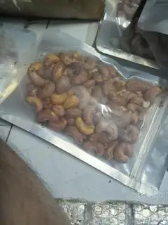 hạt điều rang muối 250 g.  95k - 95.000 ₫ tại Hạt Điều Rang Muối Minh Tuấn - Nguyễn Văn Quỳ