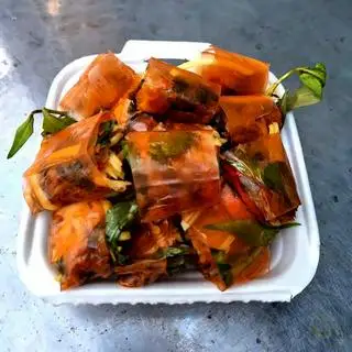 Bánh tráng cuốn chấm sốt me - 35.000 ₫ tại Bánh Tráng Trộn & Nướng Dì Xuyên - Lê Văn Lương
