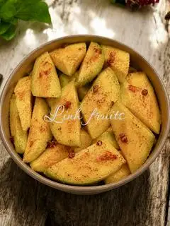 Hình ảnh xoài tứ quý lắc muối ớt