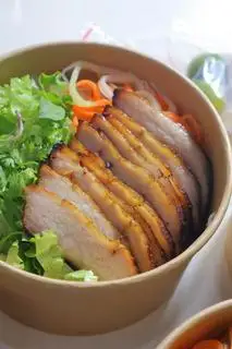 Hình ảnh Bún trộn má heo nướng