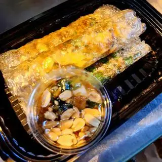 Bánh tráng cuốn chiên - 35.000 ₫ tại Bánh Tráng Trộn & Nướng Dì Xuyên - Lê Văn Lương