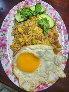 Hình ảnh cơm chiên Dương Châu ốp la