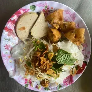 Bánh ướt chả bánh tôm - 35.000 ₫ tại Bánh Cuốn Nhật Long - Tạ Quang Bửu