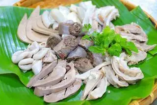 Đĩa lòng trung 250g - 120.000 ₫ tại Cháo Lòng Gia Truyền Hà Nội - Tân Sơn Nhì