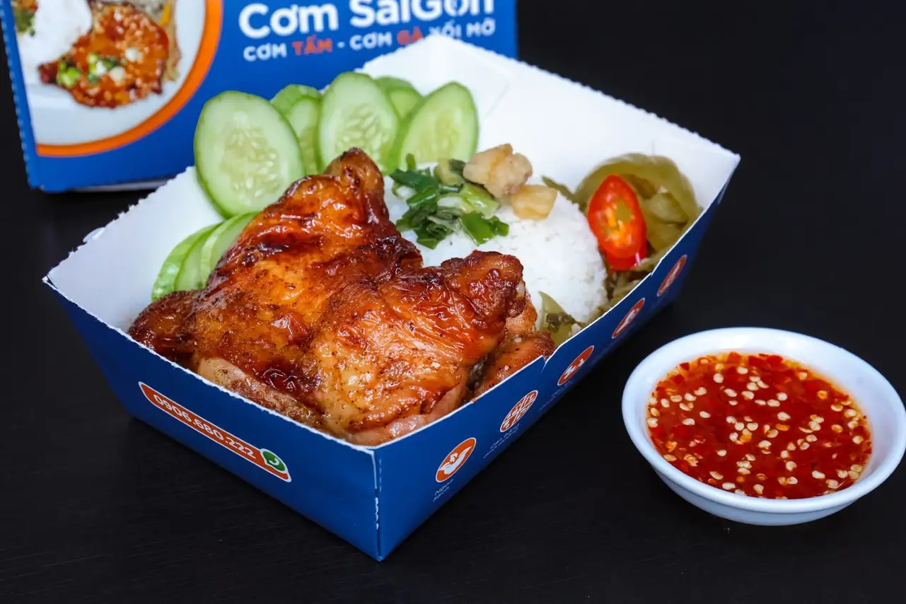 Cơm gà phi lê nướng - 58.000 ₫ tại Cơm Sài Gòn - Cơm Tấm Sườn Bì Chả - Thích Quảng Đức