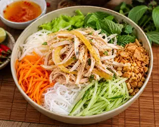 Hình ảnh Bún Trộn Gà xé