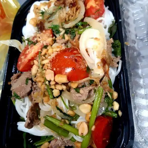 Bún Xào Bò - 65.000 ₫ tại Dì Tám - Bánh Mỳ Hấp - Tôn Đản