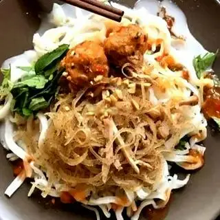 Bánh Tầm Bì+ tô đũa muỗn - 75.000 ₫ tại Bánh Tầm Cay Cà Mau A Phát - Hoàng Hoa Thám