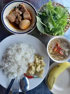 Cơm thịt kho trứng tặng rau sống - 45.000 ₫ tại Cơm Văn Phòng, Cơm Tấm & Ăn Vặt Tâm Trí - Trường Chinh