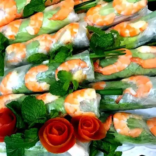 Gỏi Cuốn Full Tôm - 12.000 ₫ tại Gỏi Cuốn Và Bánh Mì Hấp 85 - Âu Dương Lân